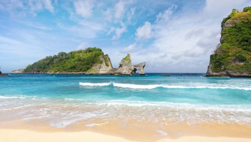 Nusa Penida: West and East Penida Tour all inclusive Lunch - Key Points