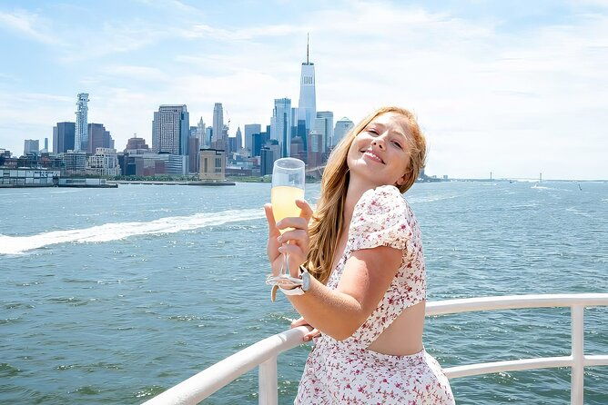 nyc-bottomless-brunch-cruise-with-iconic-views