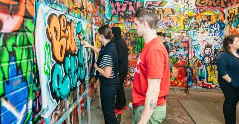 nyc-brooklyn-graffiti-workshop-with-local-artist