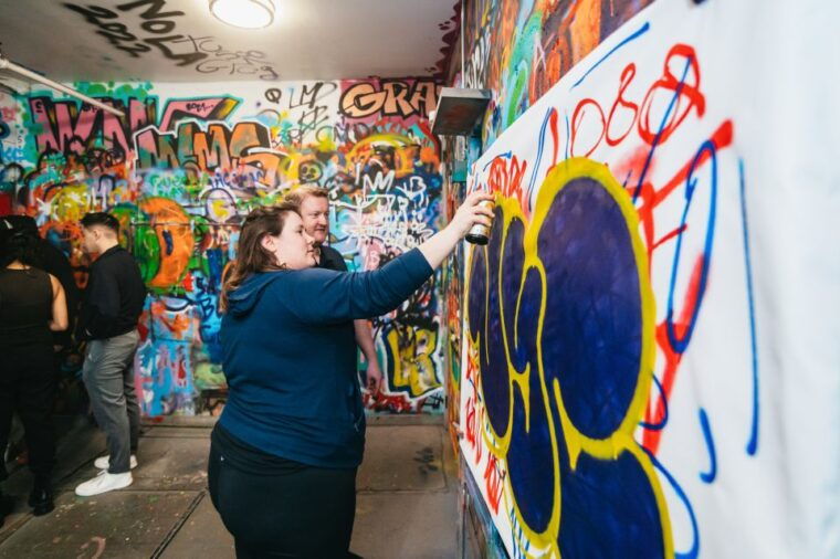 nyc-brooklyn-graffiti-workshop-with-local-artist