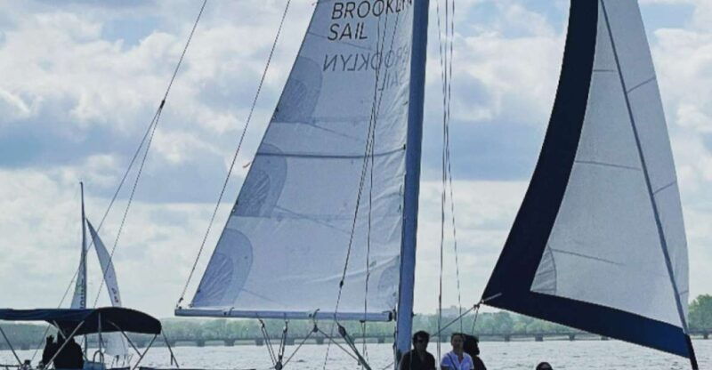 nyc-brooklyn-sightseeing-sailboat-cruise