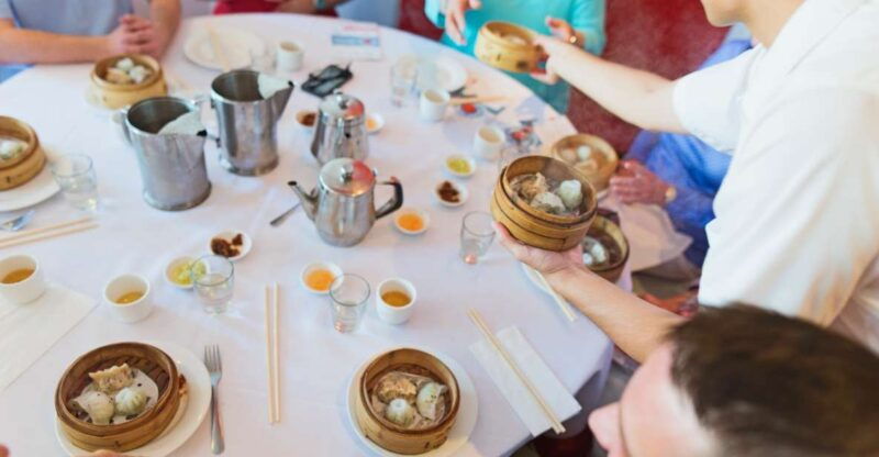 nyc-chinatown-seated-restaurant-food-history-walking-tour