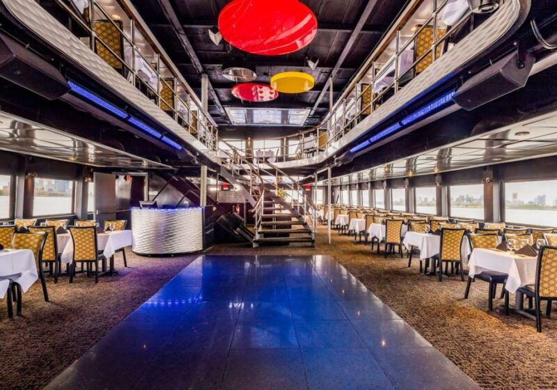 nyc-christmas-day-buffet-brunch-or-dinner-harbor-cruise