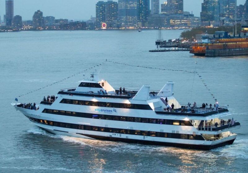 nyc-christmas-day-buffet-brunch-or-dinner-harbor-cruise