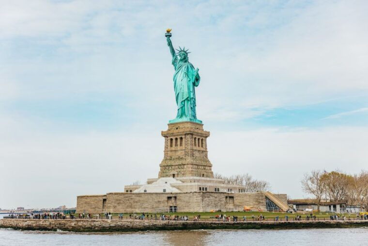 nyc-circle-line-2-5-hour-best-of-nyc-boat-cruise