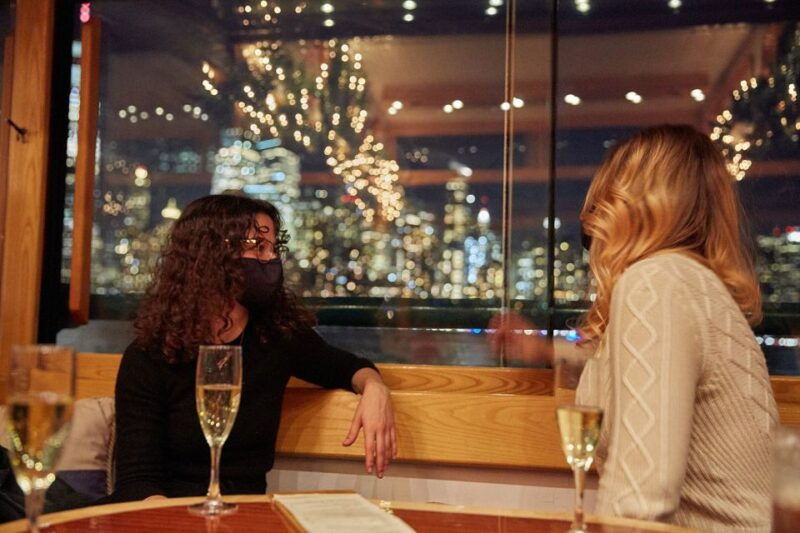 nyc-city-lights-yacht-cruise-with-drink-included