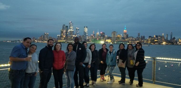 nyc-city-skyline-sightseeing-bus-tour-at-night