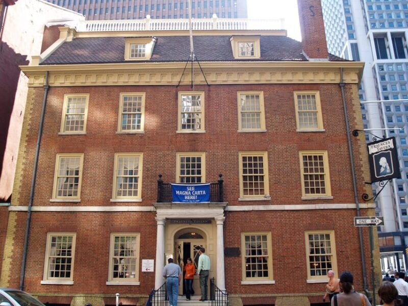 NYC: Financial District Guided Walking Tour English-Spanish - A Walk Through the Financial District: What to Expect