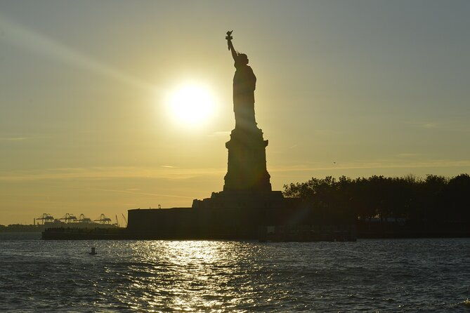 nyc-harbor-skyline-and-nyc-lights-and-statue-of-liberty