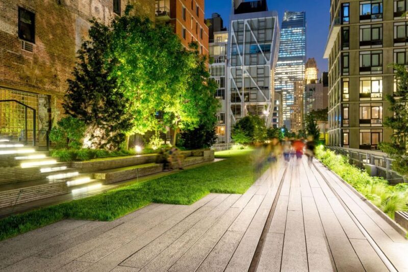 NYC: Holiday Lights Guided Bus Tour - FAQ