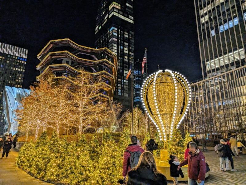 nyc-holiday-lights-guided-bus-tour