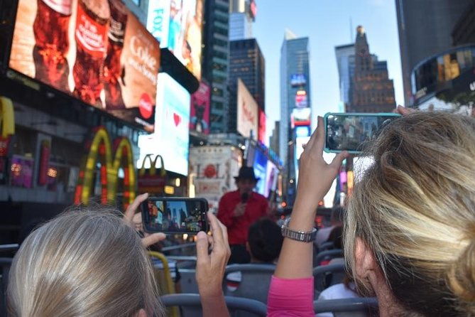 nyc-hop-on-hop-off-downtown-tour-plus-one-attraction