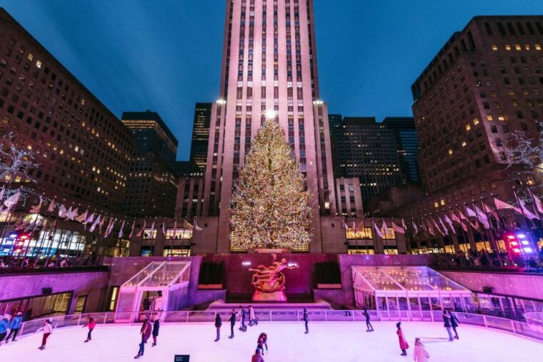 nyc-ice-skating-at-rockefeller-center-with-skate-rental