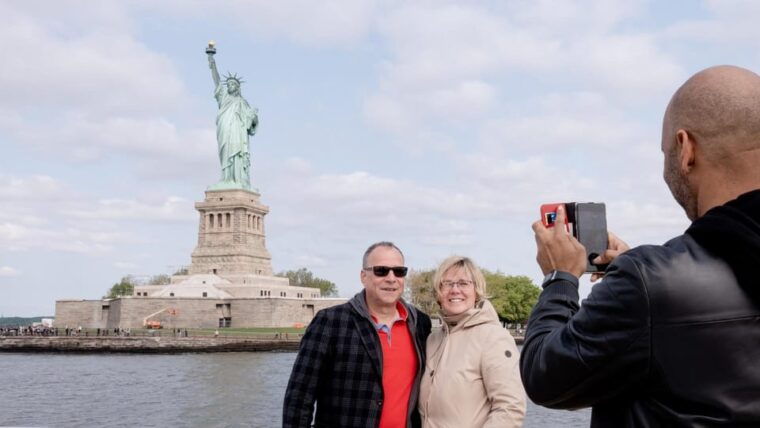 nyc-liberty-cruise-on-new-york-harbor-with-live-guide