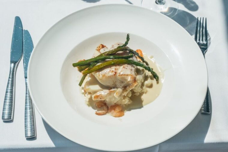 nyc-luxury-brunch-lunch-or-dinner-harbor-cruise