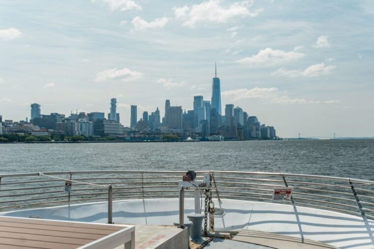 nyc-luxury-brunch-lunch-or-dinner-harbor-cruise