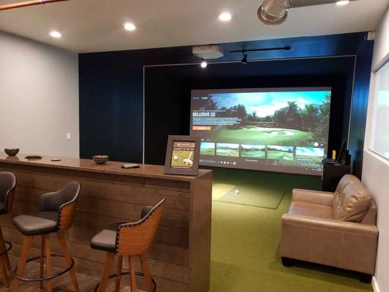 nyc-midtown-vr-golf-experience-with-pizza-and-beer