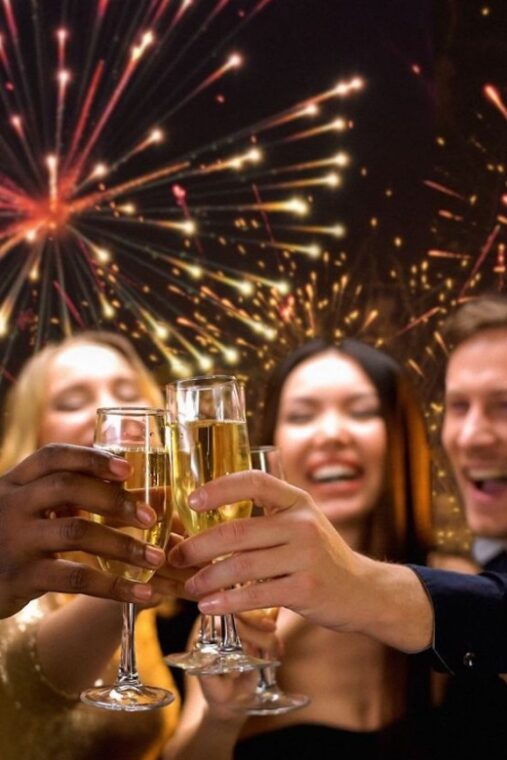 nyc-new-years-eve-buffet-dinner-fireworks-harbor-cruise