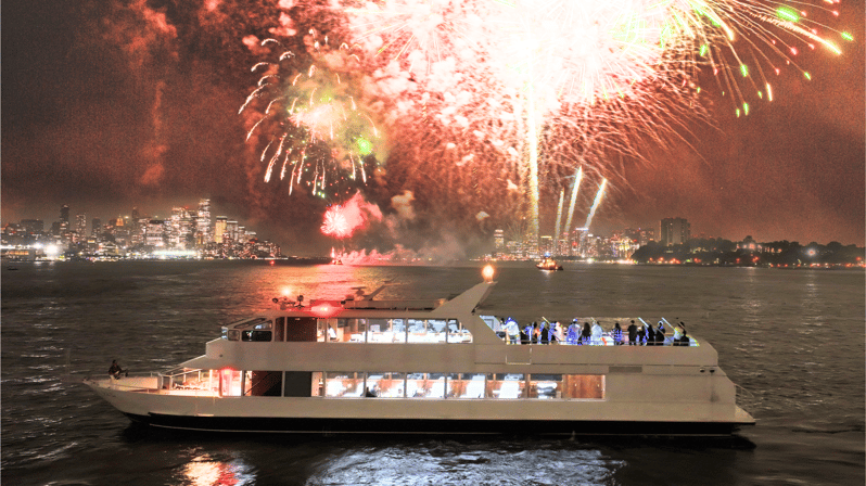 nyc-new-years-eve-dinner-cruise-with-music-and-open-bar-2