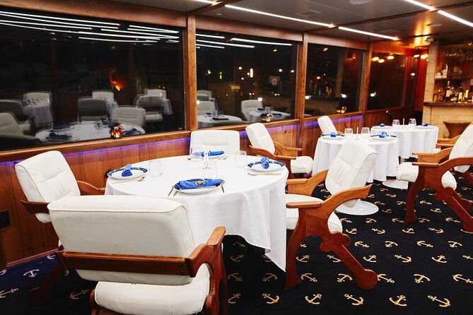 nyc-new-years-eve-dinner-cruise-with-music-and-open-bar
