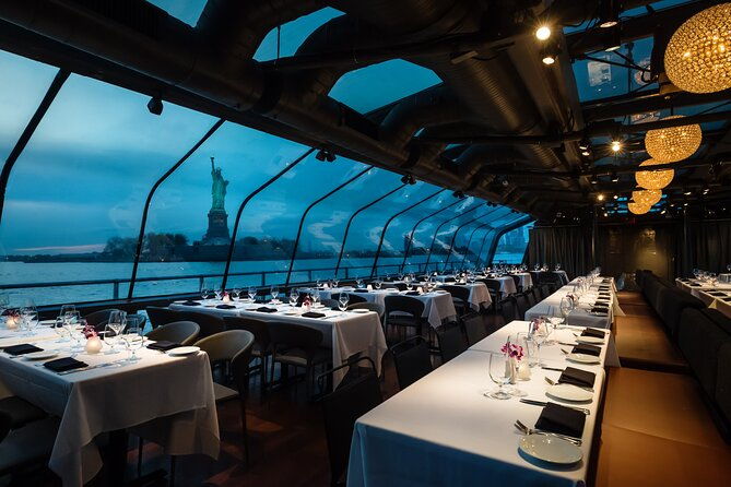 nyc-new-years-eve-luxury-bateaux-plated-dinner-cruise