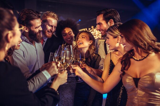 nyc-new-years-eve-luxury-bateaux-plated-dinner-cruise