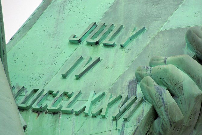 nyc-package-hop-on-hop-off-bus-tour-statue-of-liberty-911-memorial-museum