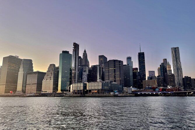 nyc-party-cruise-with-light-narration