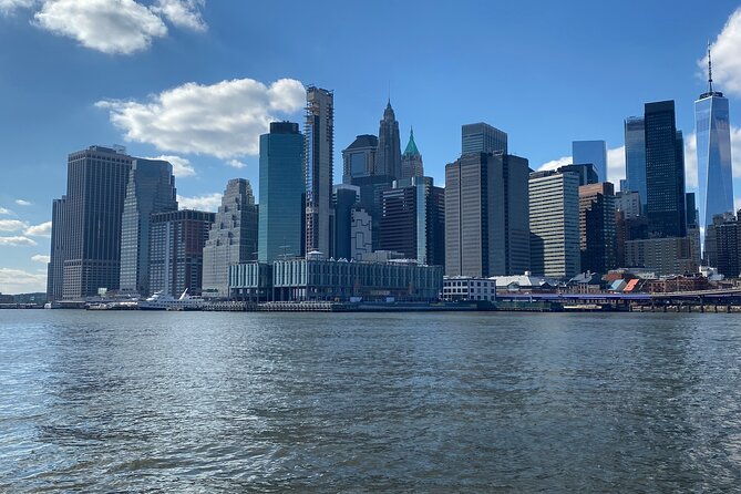 nyc-party-cruise-with-light-narration