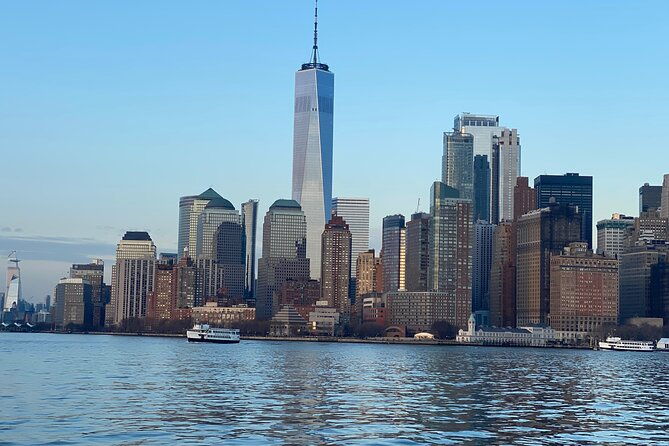 nyc-party-cruise-with-light-narration