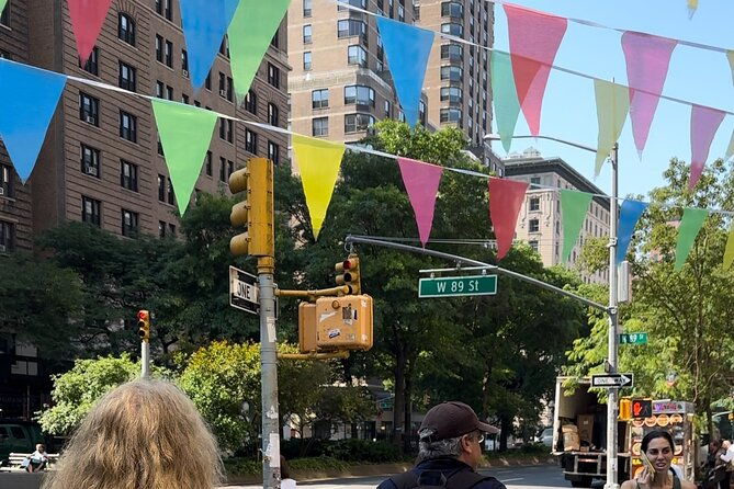 nyc-private-walking-tour-local-insights-history-food-2