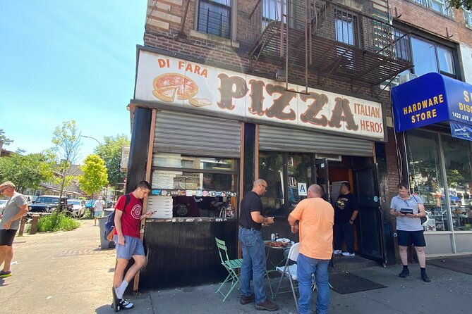 nyc-private-walking-tour-local-insights-history-food