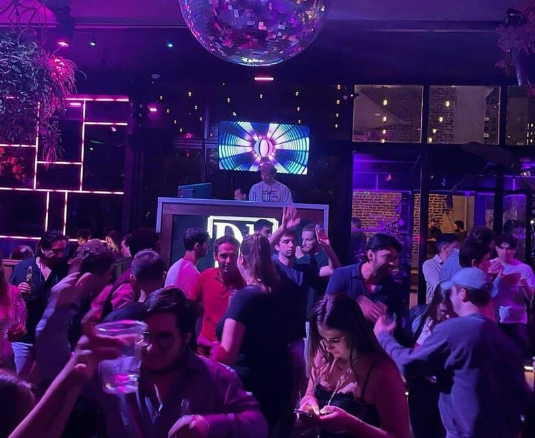 NYC Pub Crawl and Rooftop Clubbing Experience - Key Points  