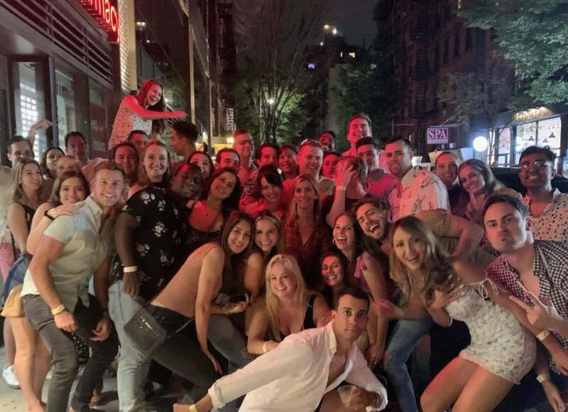 nyc-pub-crawl-and-rooftop-clubbing-experience