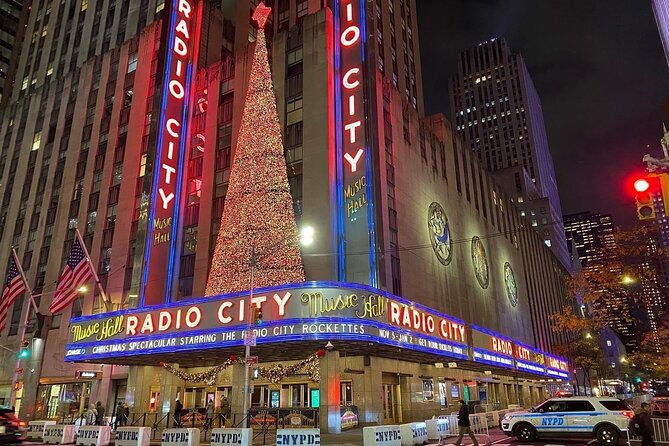 nyc-rockefeller-center-christmas-lights-horse-carriage-ride