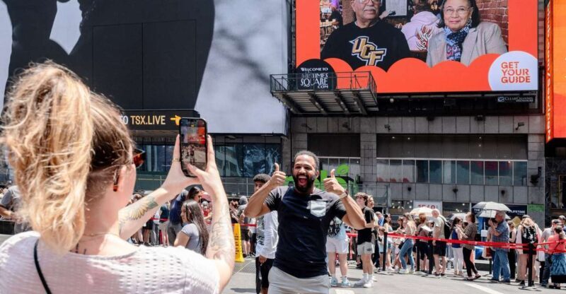 NYC: See Yourself on a Times Square Billboard for 24 Hours - Practical Details and Tips