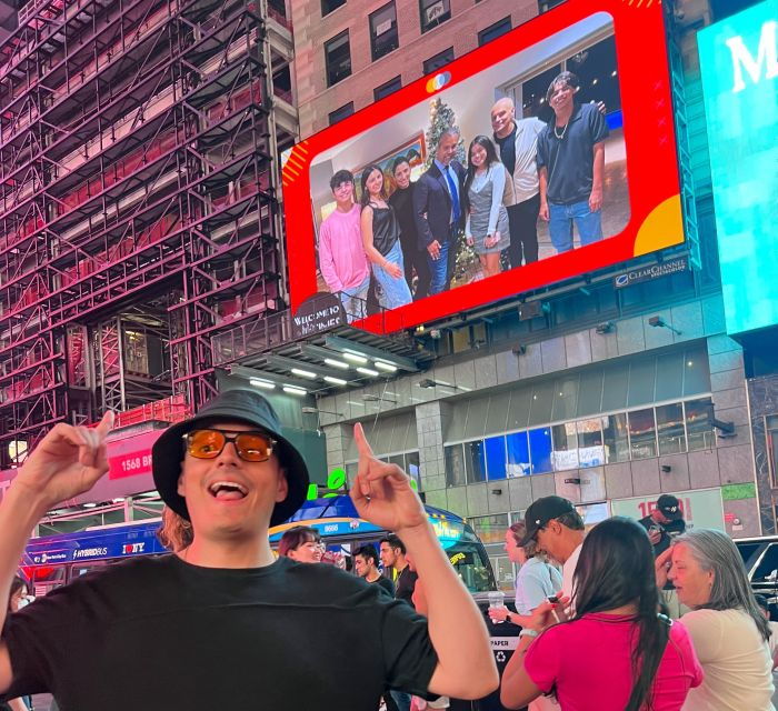 nyc-see-yourself-on-a-times-square-billboard-for-24-hours