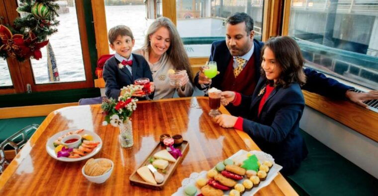 nyc-sightseeing-holiday-cruise-with-drink