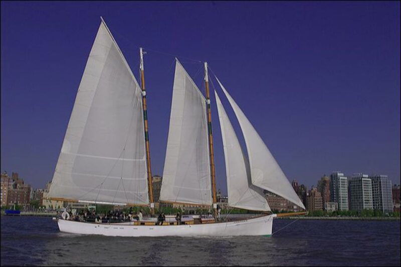 nyc-statue-of-liberty-day-sail-on-the-schooner-adirondack
