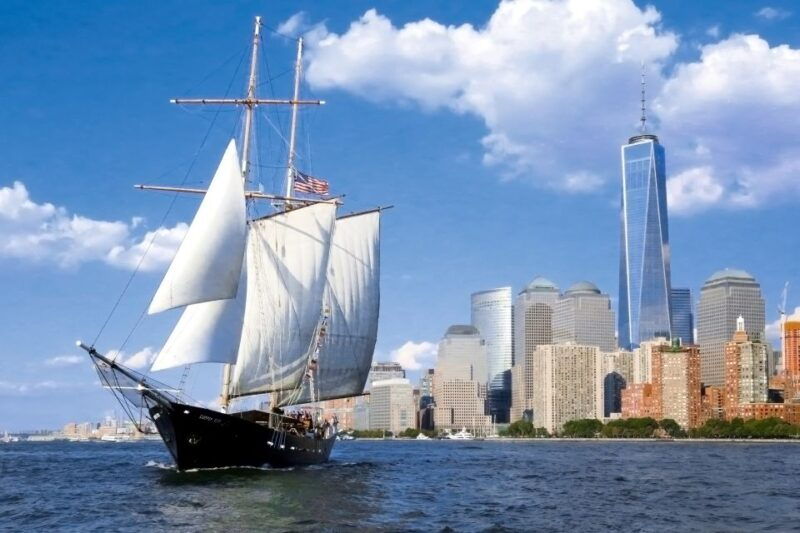 nyc-statue-of-liberty-day-sail-with-onboard-bar