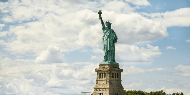 nyc-statue-of-liberty-ellis-island-and-more-boat-tour