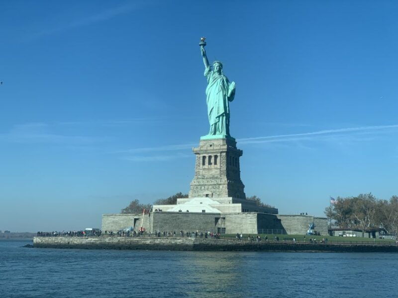 nyc-statue-of-liberty-guided-private-group-or-family-tour