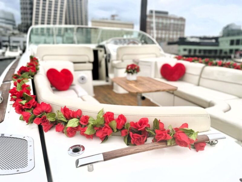 nyc-statue-of-liberty-private-sightseeing-yacht-tour