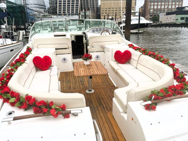 nyc-statue-of-liberty-private-sightseeing-yacht-tour