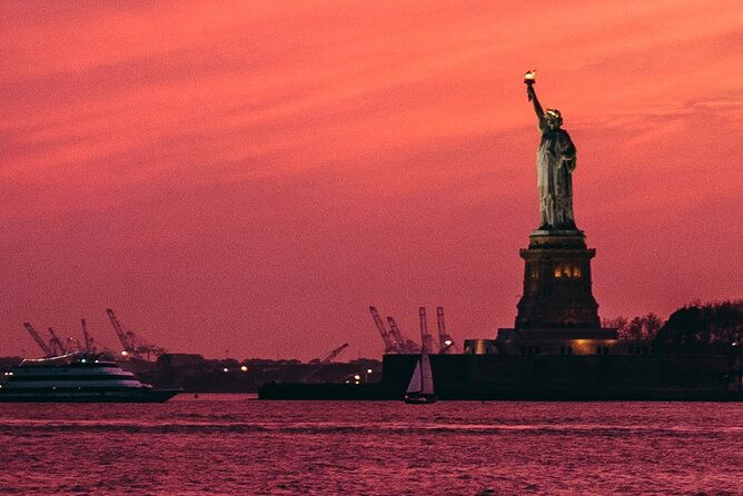 nyc-sunset-cruise-experience-the-citys-twilight-magic