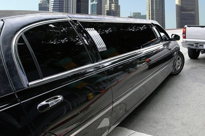 nyc-vip-private-luxury-airport-arrival-ride-by-stretch-limousine