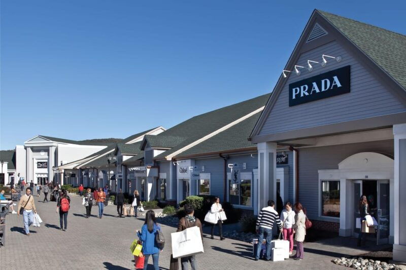 nyc-woodbury-outlets-private-shopping-tour
