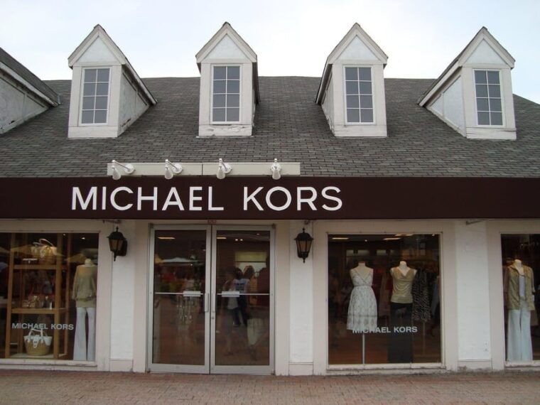 nyc-woodbury-outlets-private-shopping-tour