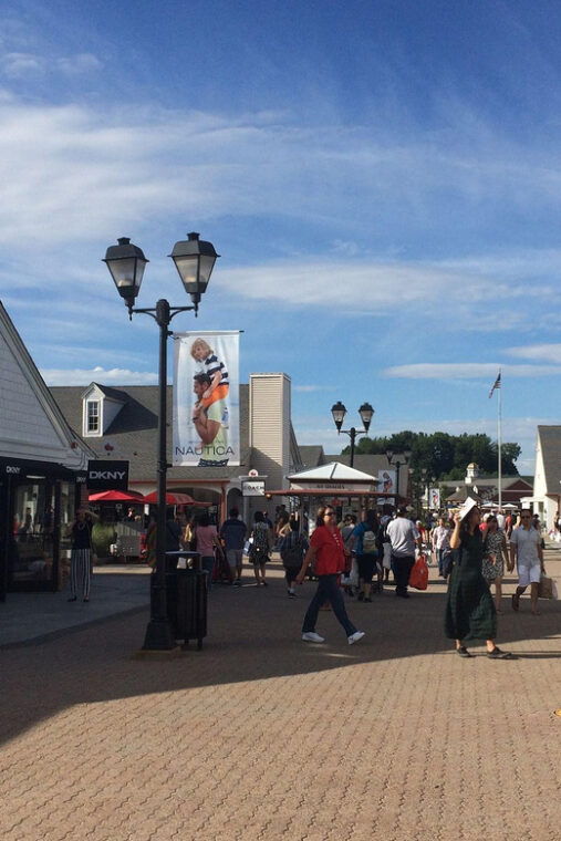 nyc-woodbury-outlets-private-shopping-tour