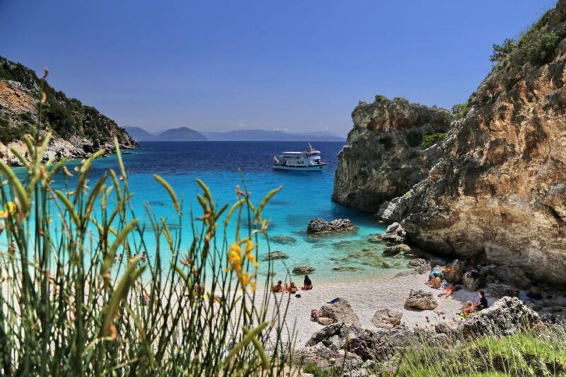 nydri-boat-cruise-to-the-famous-beaches-of-lefkada